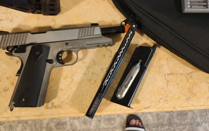 1911试射，可惜击锤坏了(海外拍摄(美国)，且视频中出现的枪形物均符合当地法规)