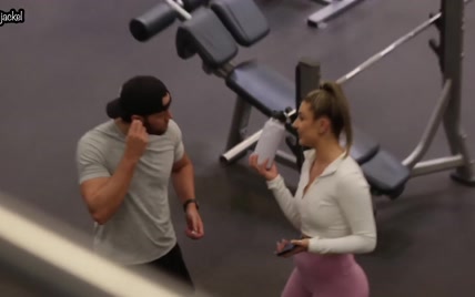 HITTING ON GUYS AT THE GYM!!